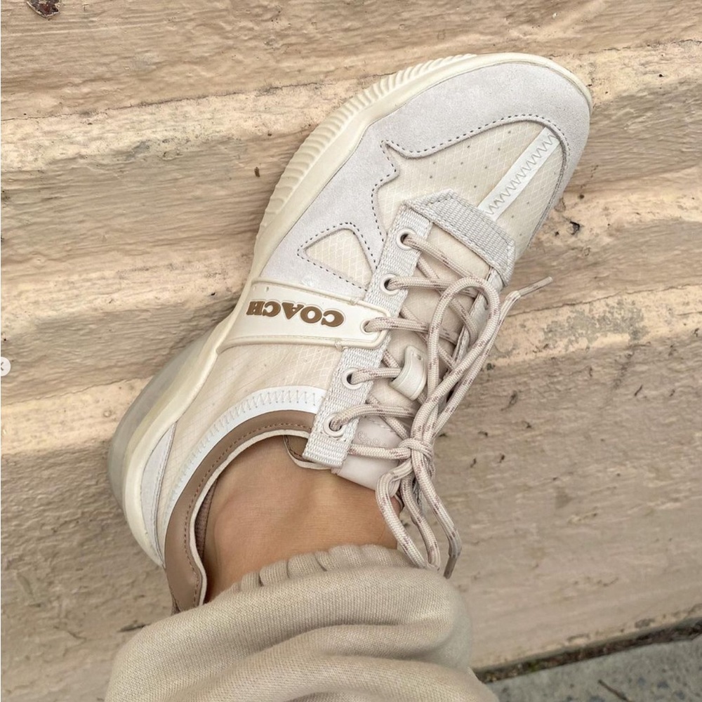 Coach Sneakers Beige - Picture 2 of 11